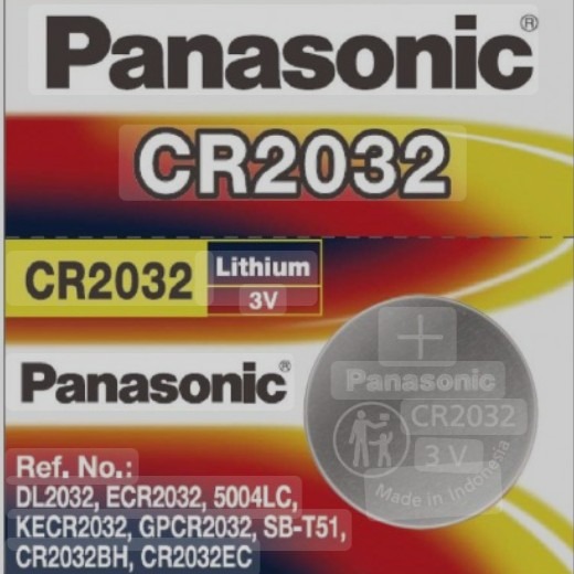CR 2032 ( Panasonic / Duracell )